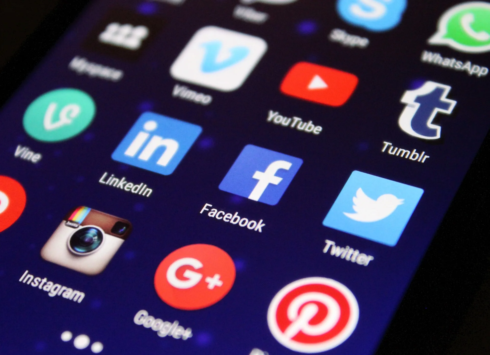 Community Management: Construyendo Comunidades en Línea para el Sector Científico